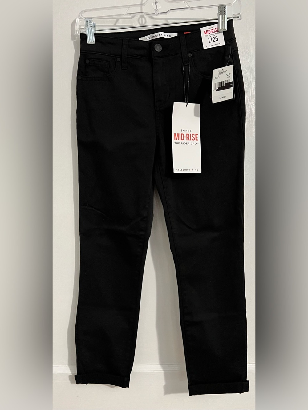 Celebrity Pink Black Mid-Rise Skinny Jean Capri